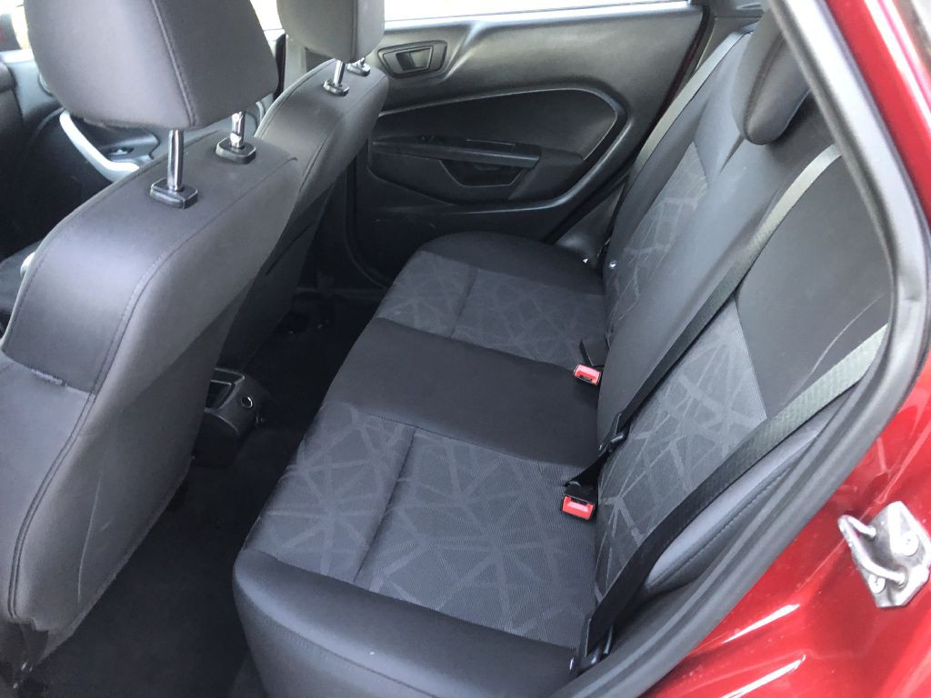 2013 Ford Fiesta Image 20