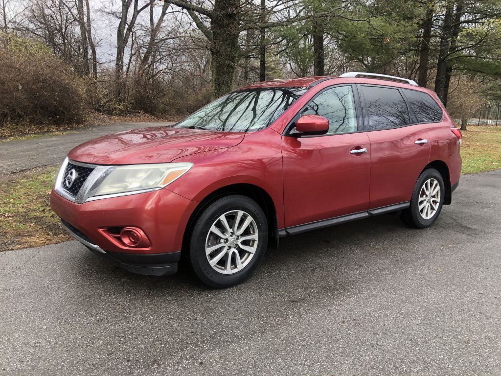 2016 Nissan Pathfinder Image 2