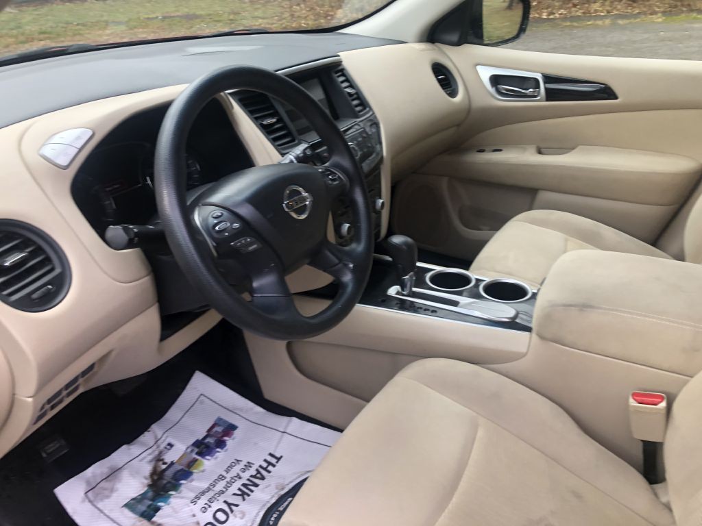 2016 Nissan Pathfinder Image 16