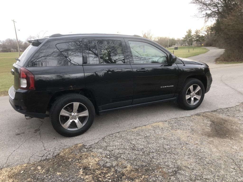 2016 Jeep Compass Image 17