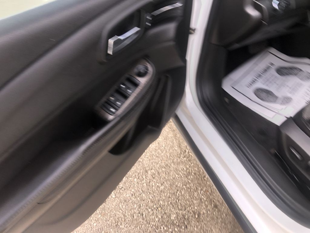 2015 Chevrolet Malibu Image 18