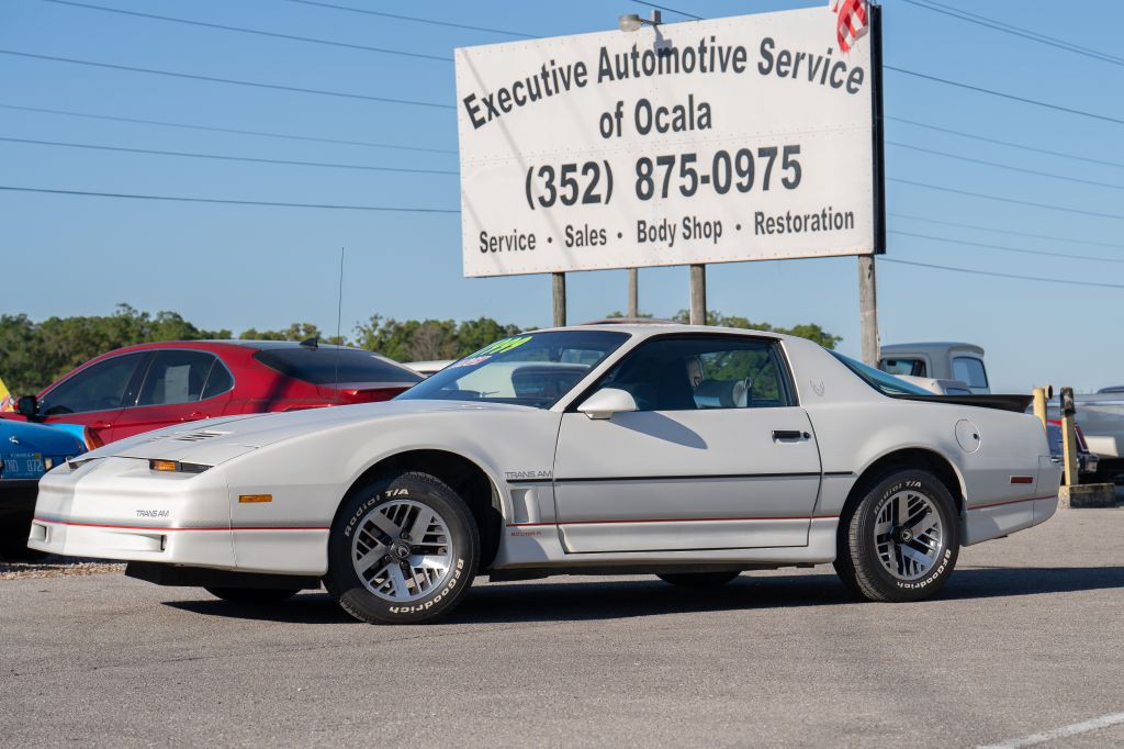 1985 Pontiac Firebird Image 1