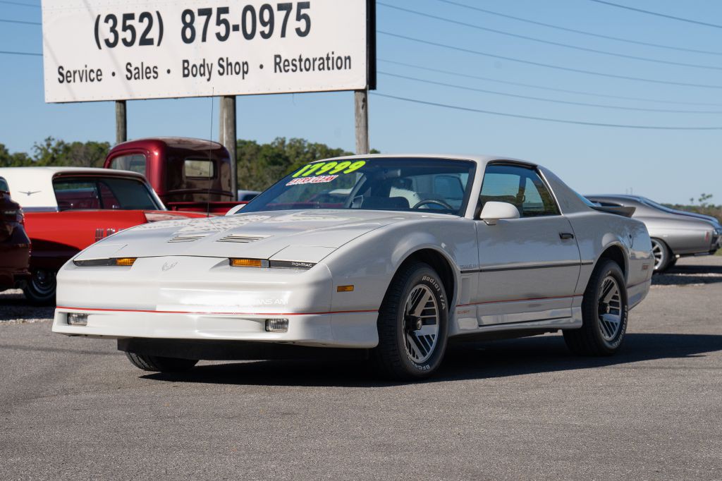 1985 Pontiac Firebird Image 3