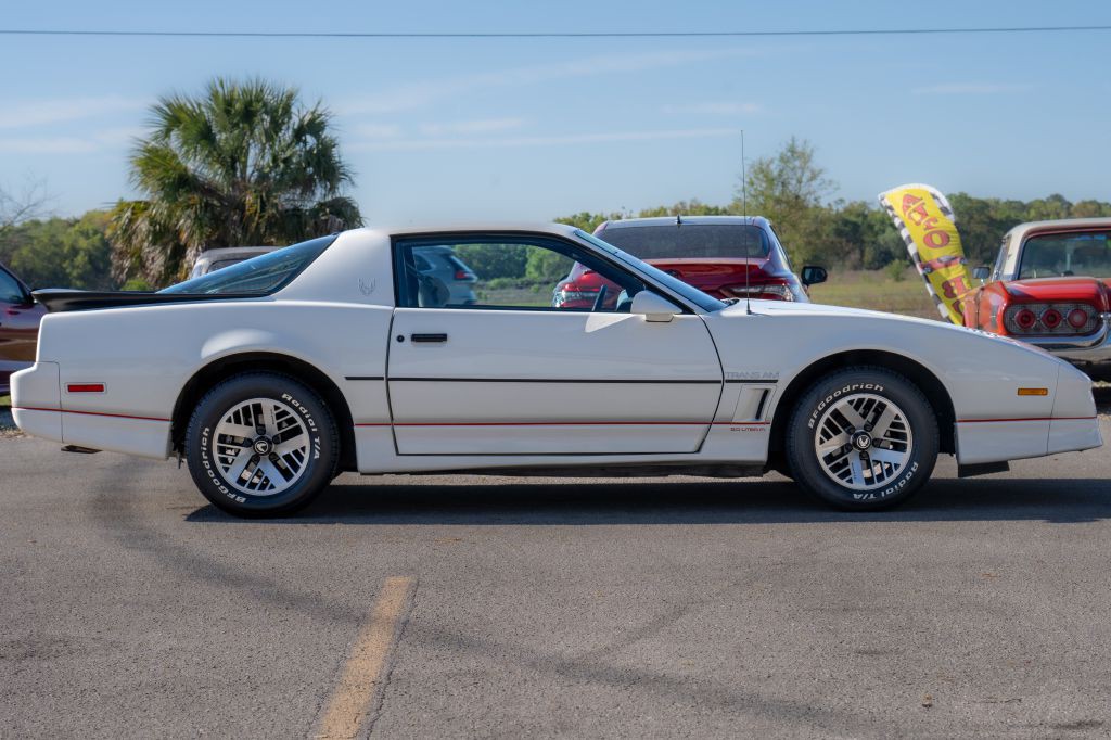 1985 Pontiac Firebird Image 8