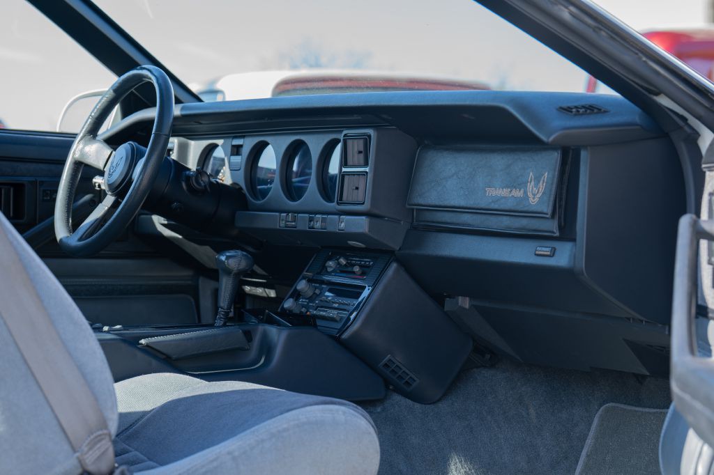 1985 Pontiac Firebird Image 9