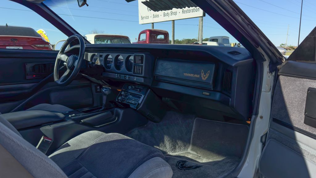 1985 Pontiac Firebird Image 19