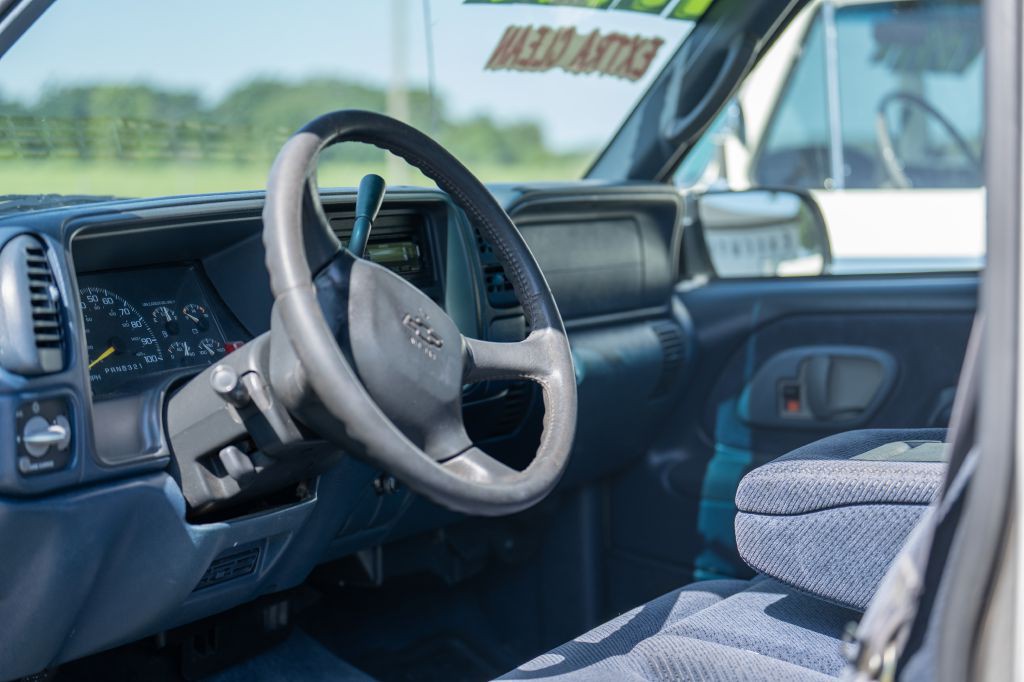 1998 Chevrolet C/K Image 11