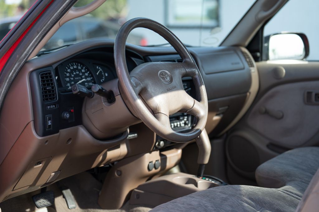 2004 Toyota Tacoma Image 8
