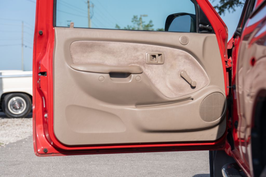 2004 Toyota Tacoma Image 9
