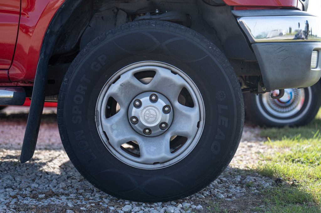 2004 Toyota Tacoma Image 12