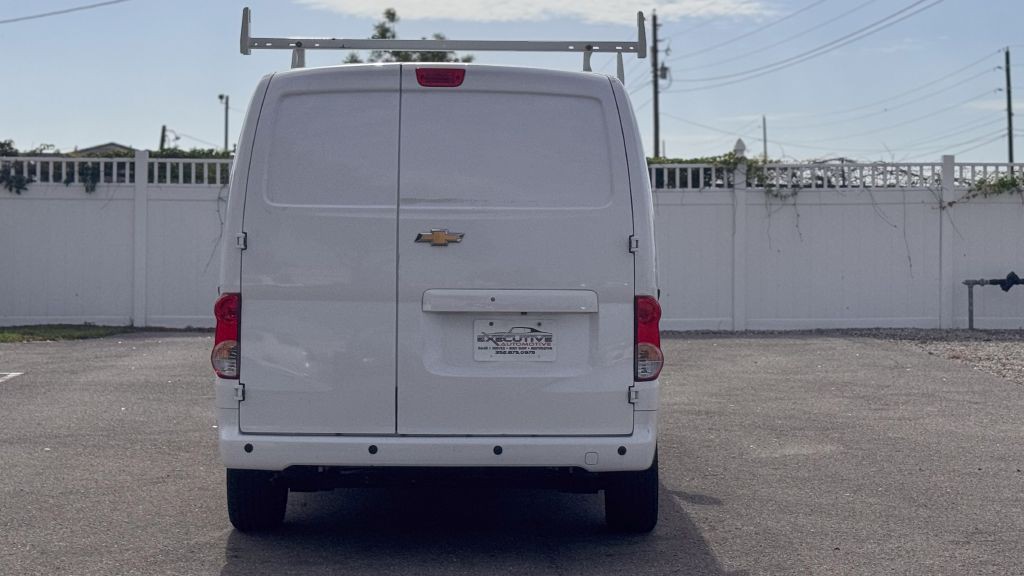 2017 Chevrolet Express Image 5