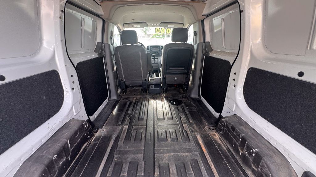 2017 Chevrolet Express Image 9