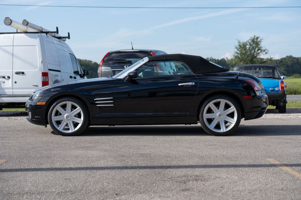 2005 Chrysler Crossfire Image 10