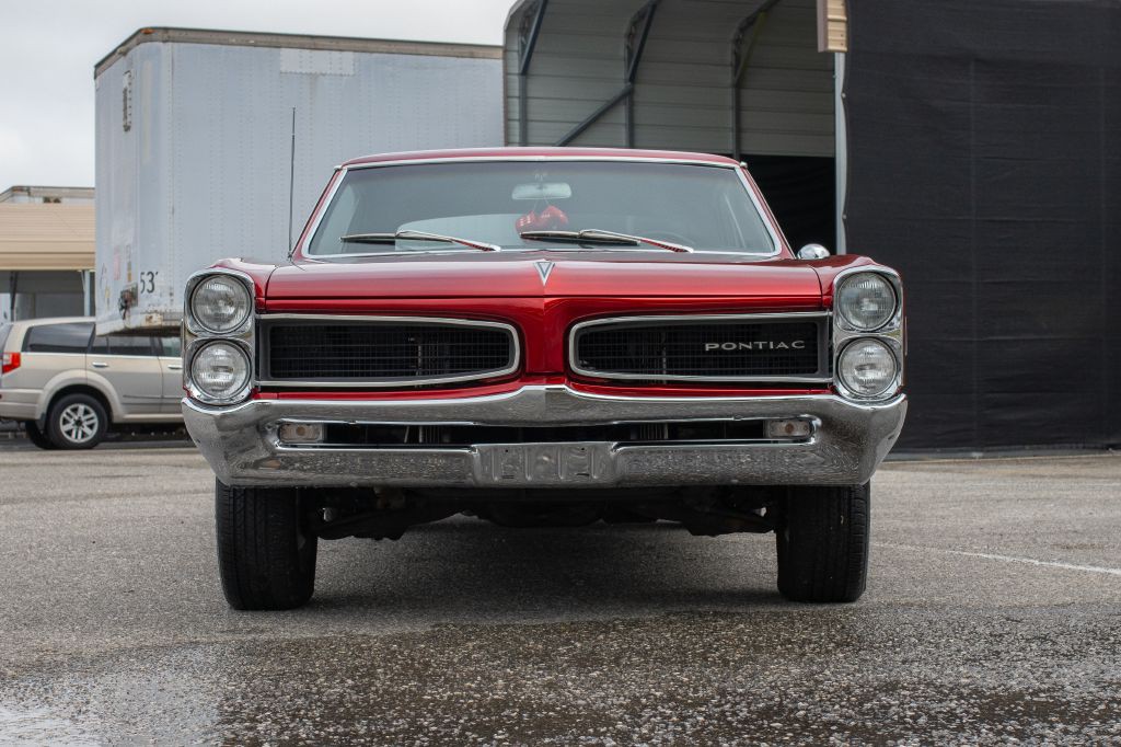 1966 Pontiac Lemans Image 2