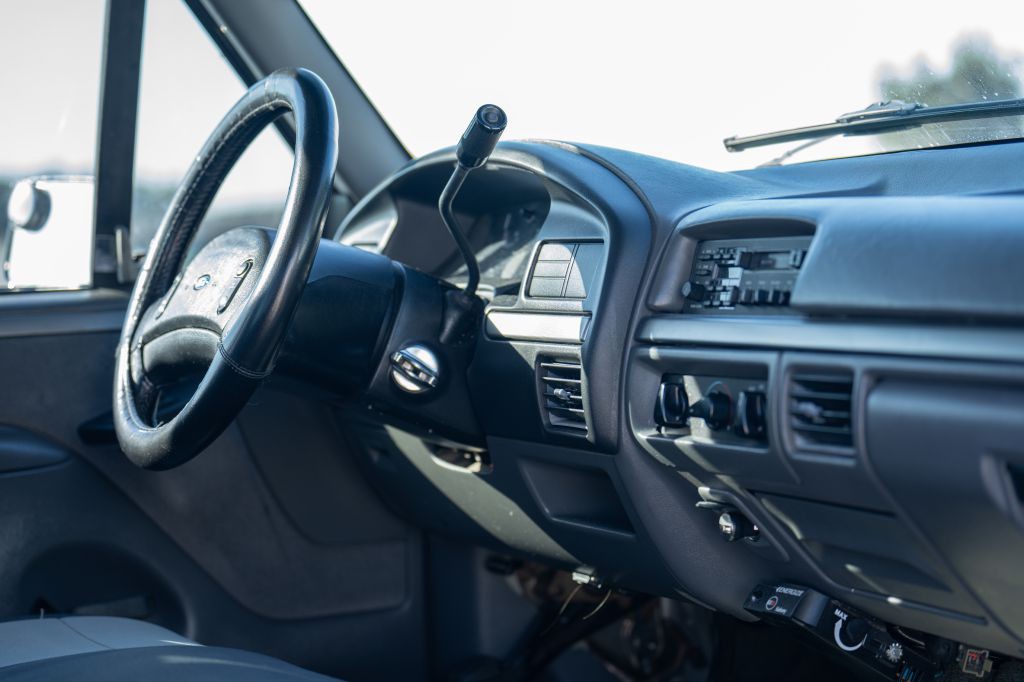 1993 Ford F-150 Image 12