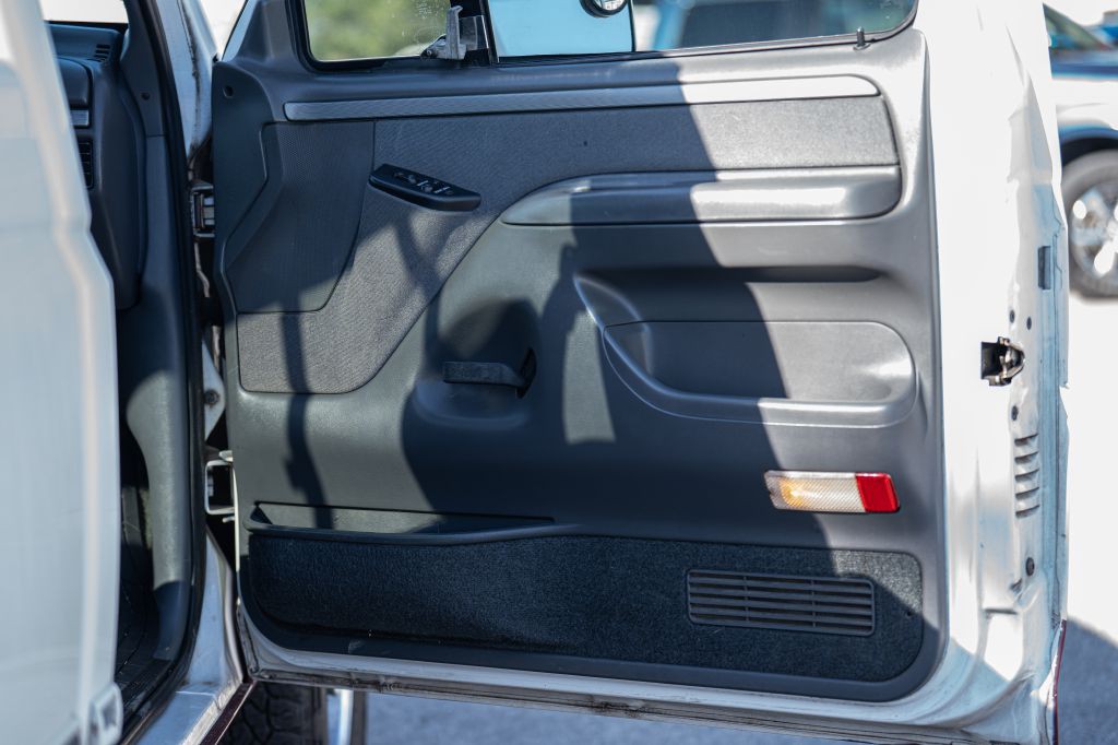1993 Ford F-150 Image 13