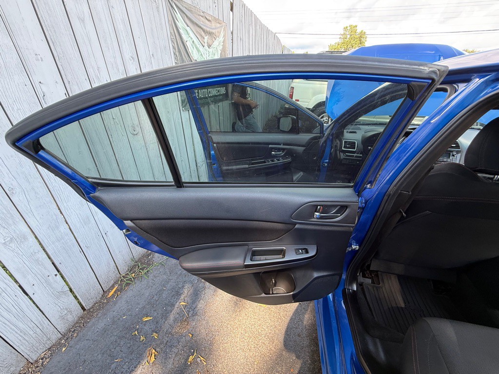 2015 Subaru WRX Image 18