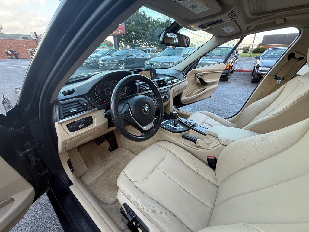 2014 BMW 3 Series Image 13