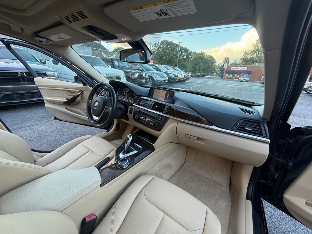 2014 BMW 3 Series Image 24