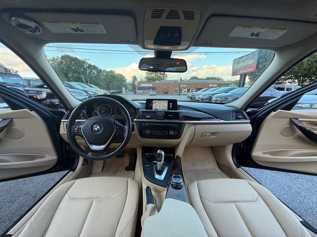 2014 BMW 3 Series Image 28