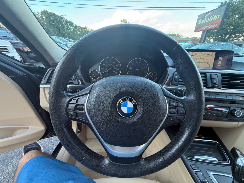 2014 BMW 3 Series Image 30