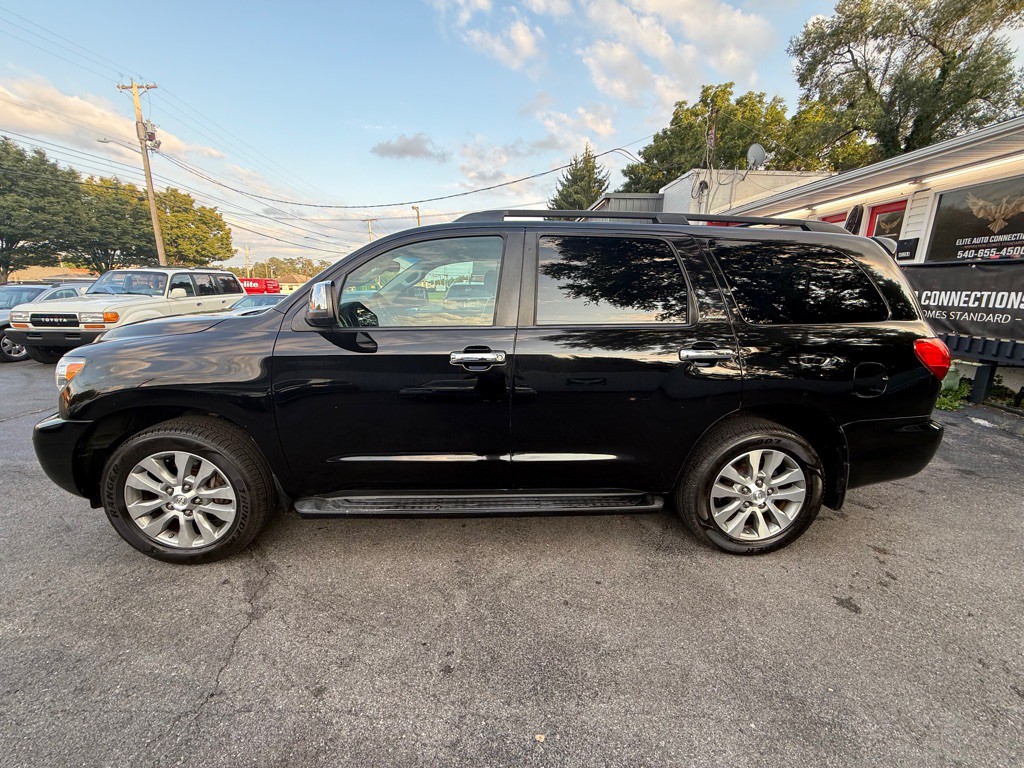 2013 Toyota Sequoia Image 11