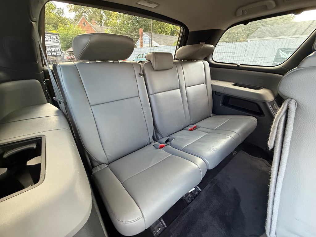 2013 Toyota Sequoia Image 21