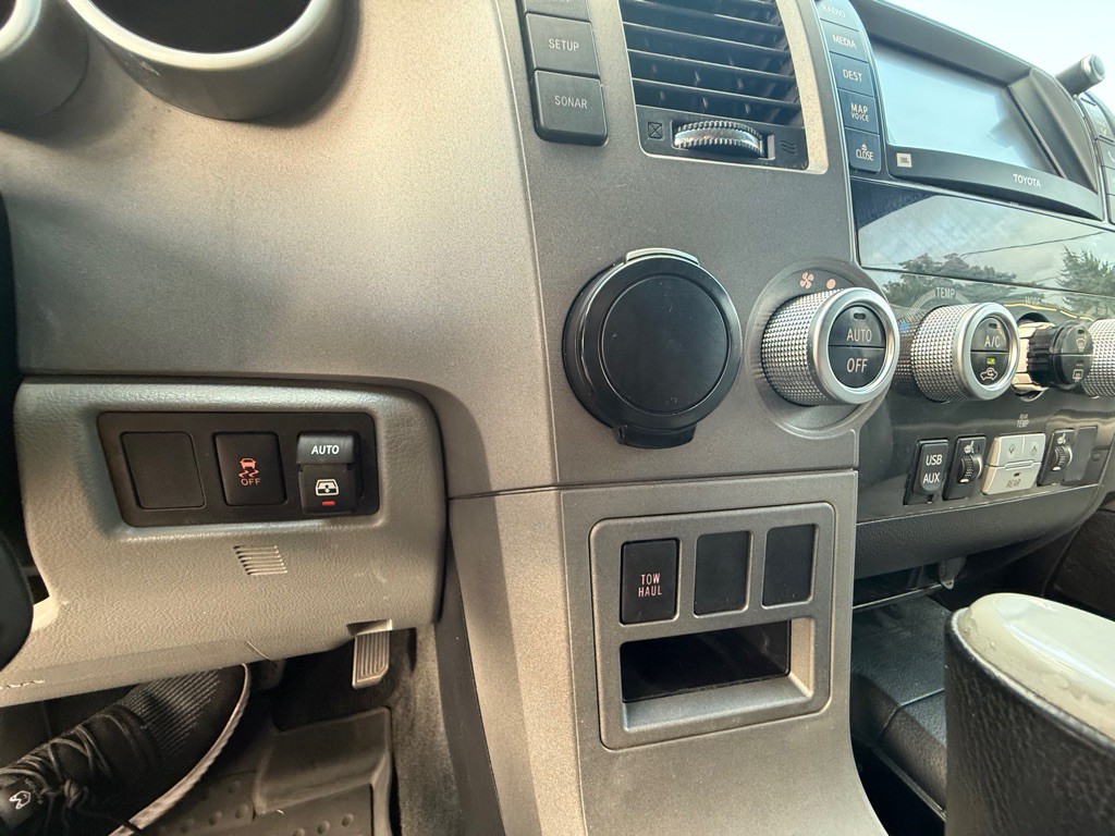 2013 Toyota Sequoia Image 45
