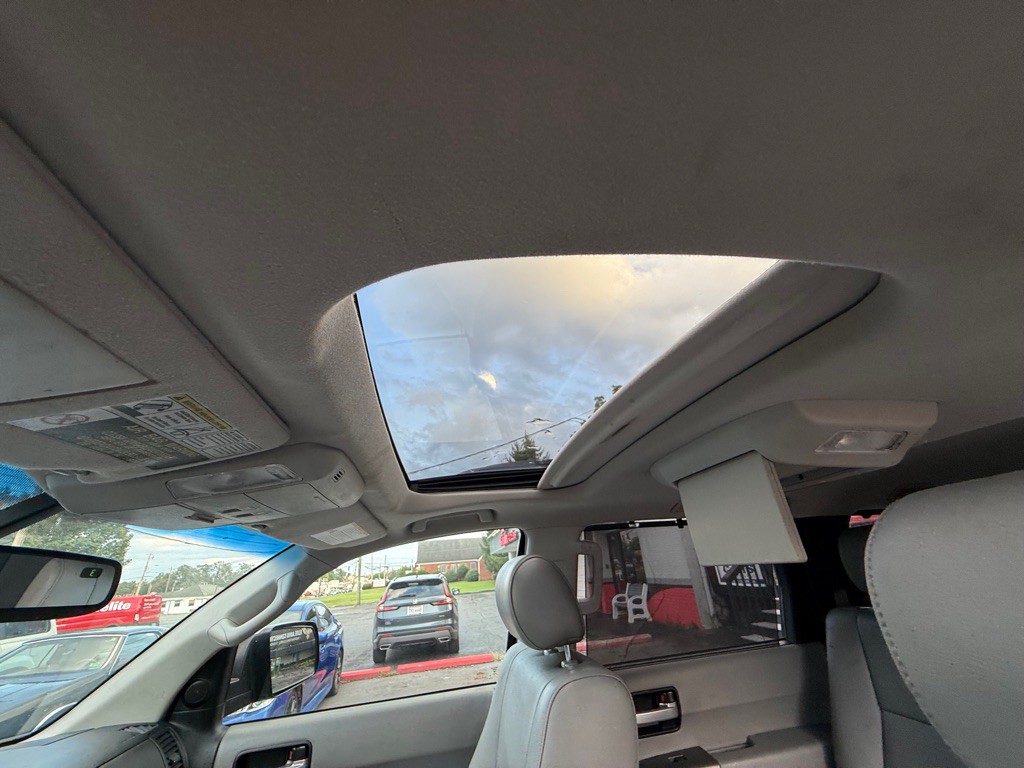 2013 Toyota Sequoia Image 51