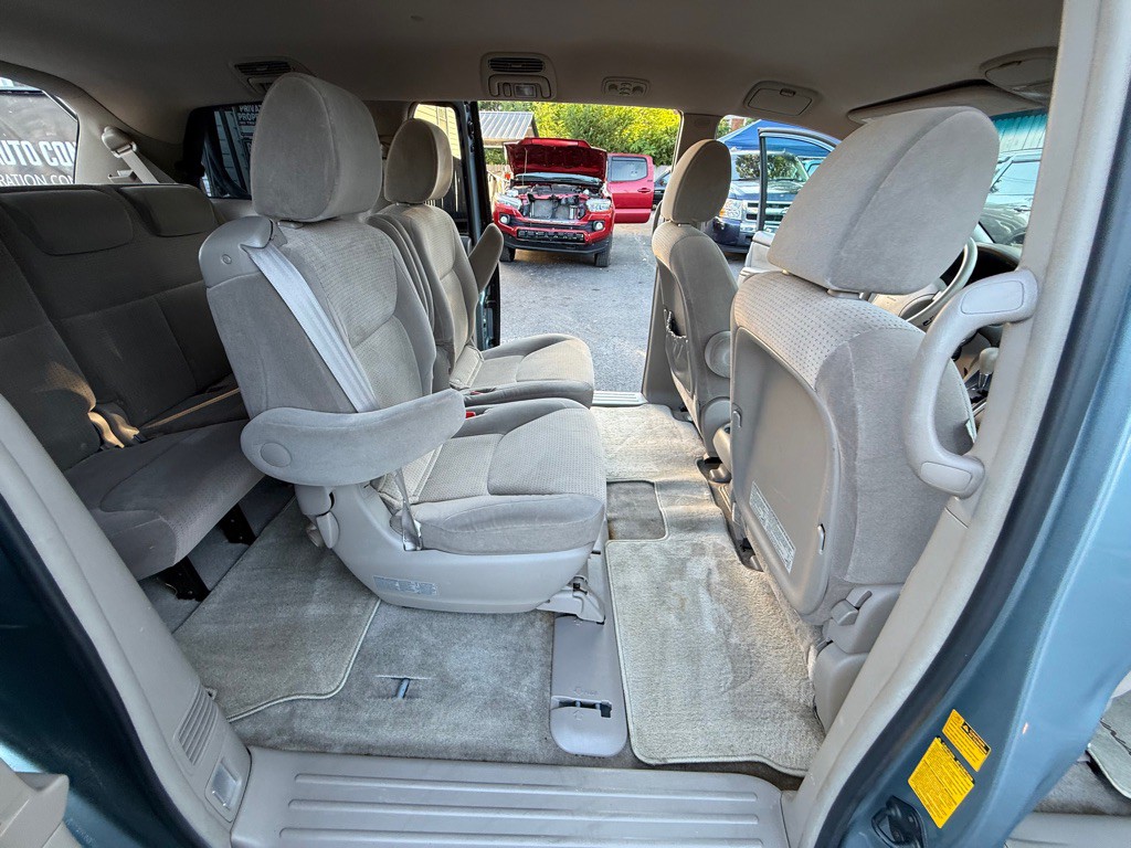 2010 Toyota Sienna Image 21