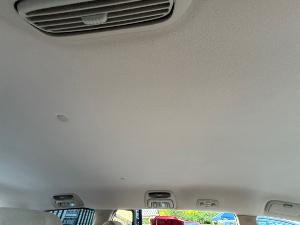 2010 Toyota Sienna Image 28
