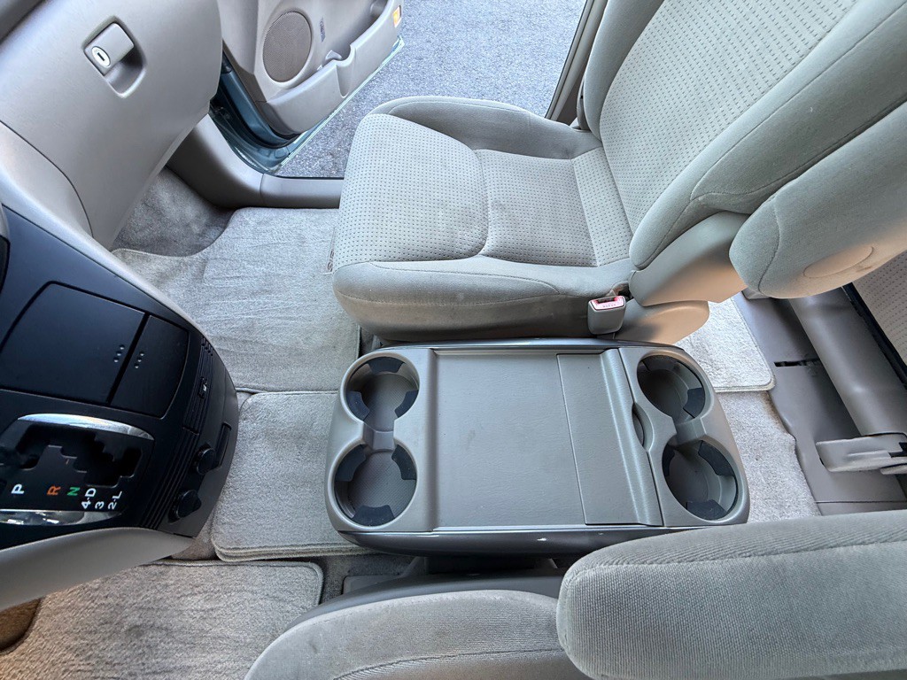2010 Toyota Sienna Image 36