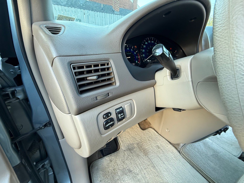 2010 Toyota Sienna Image 37
