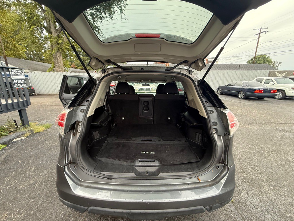 2016 Nissan Rogue Image 18