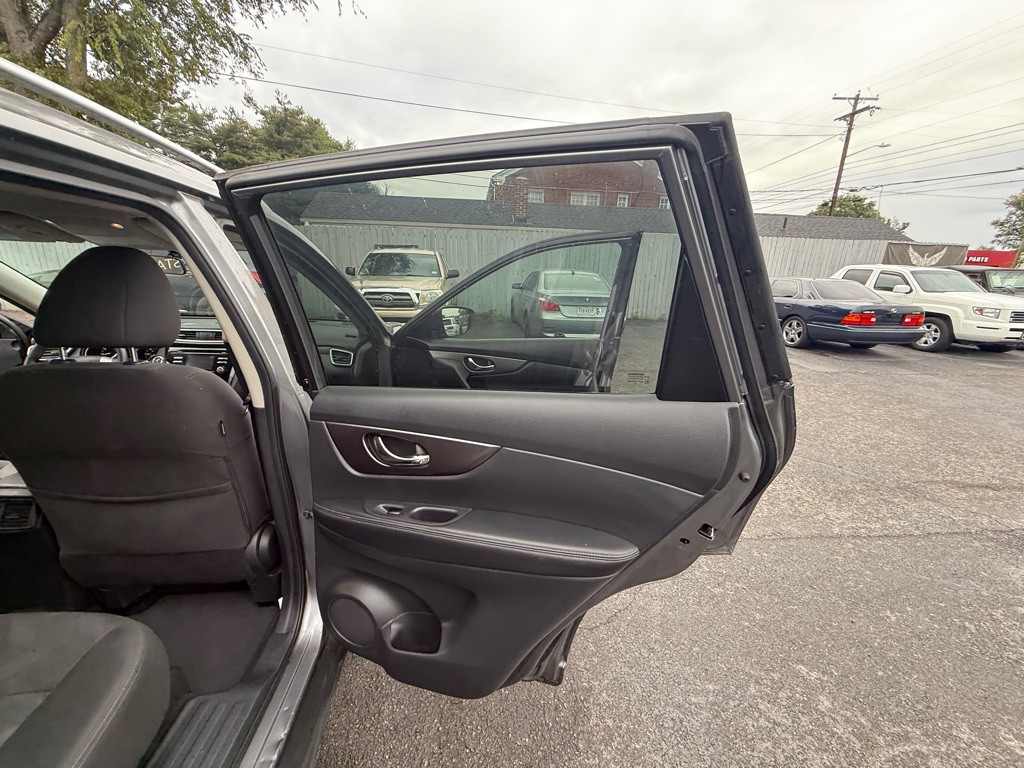 2016 Nissan Rogue Image 20