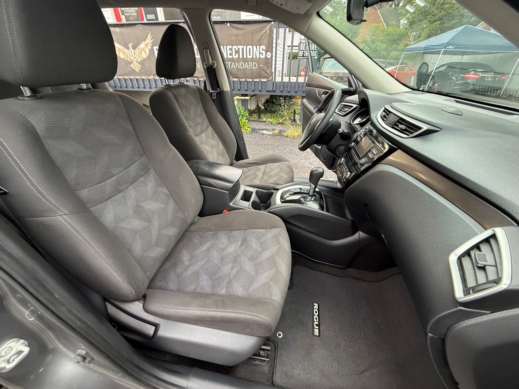 2016 Nissan Rogue Image 25
