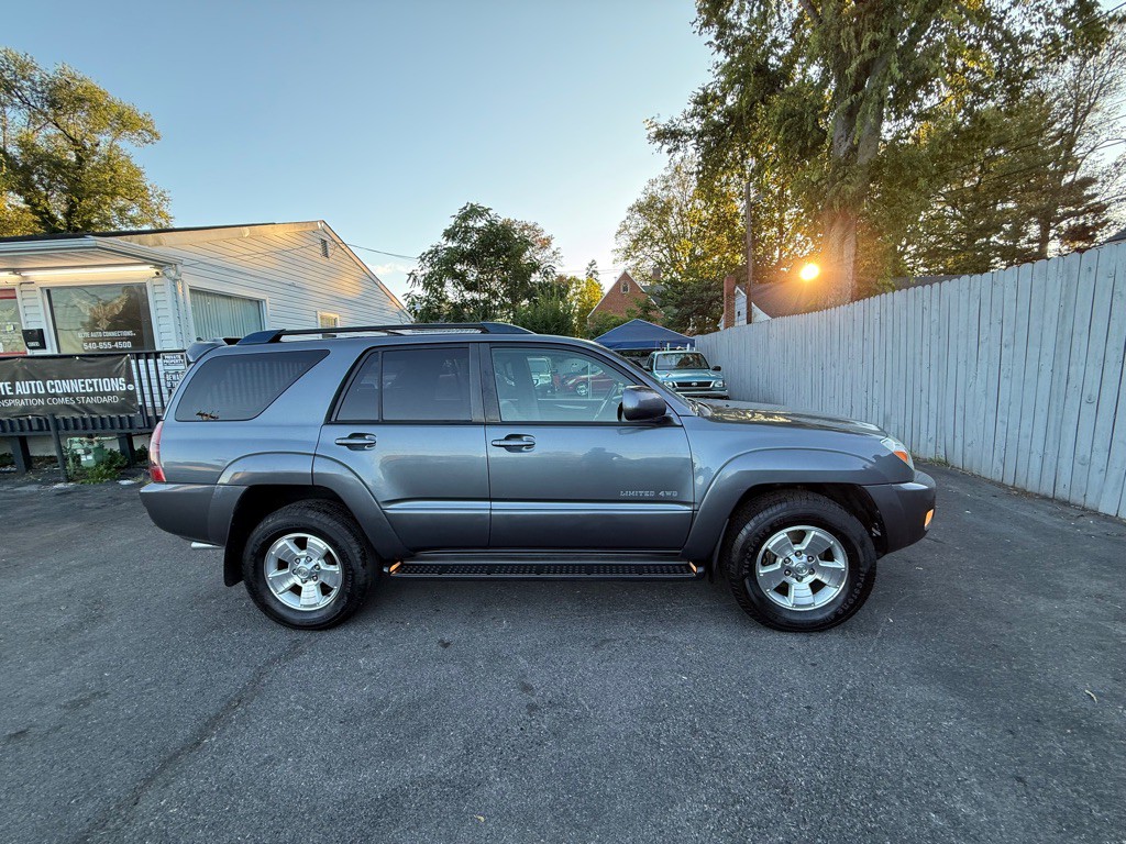 2005 Toyota 4Runner Image 2