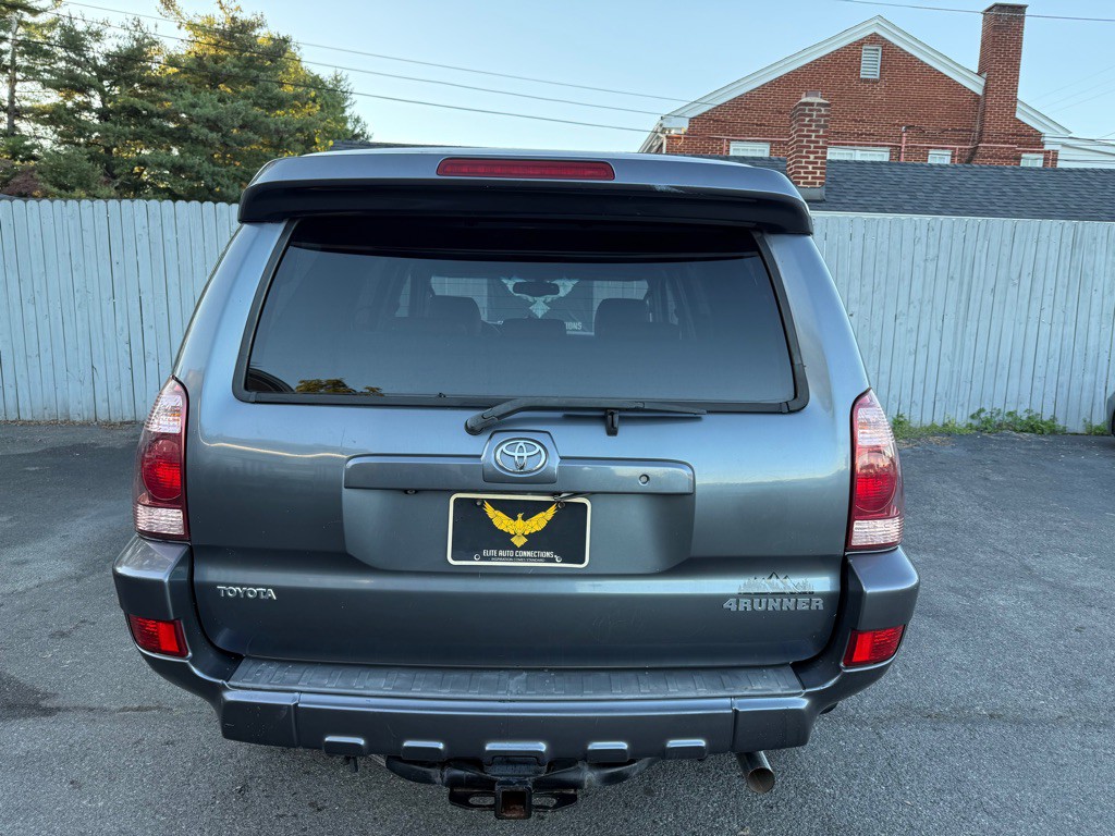 2005 Toyota 4Runner Image 4
