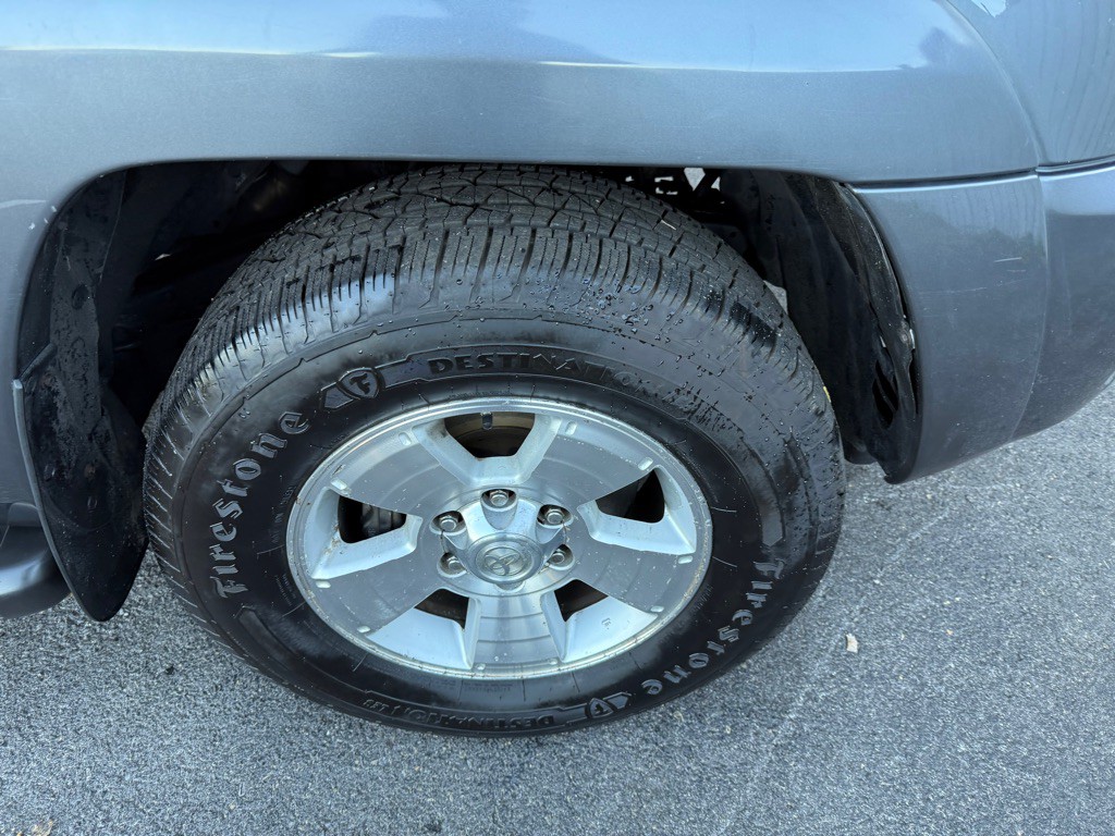 2005 Toyota 4Runner Image 10
