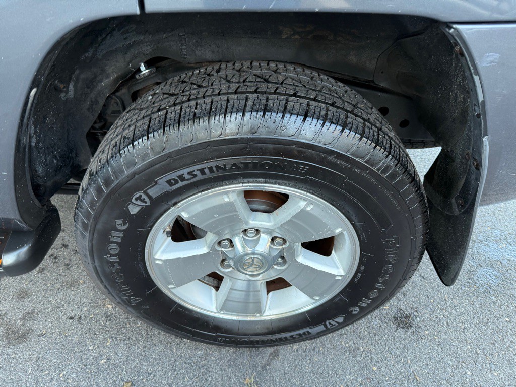 2005 Toyota 4Runner Image 12