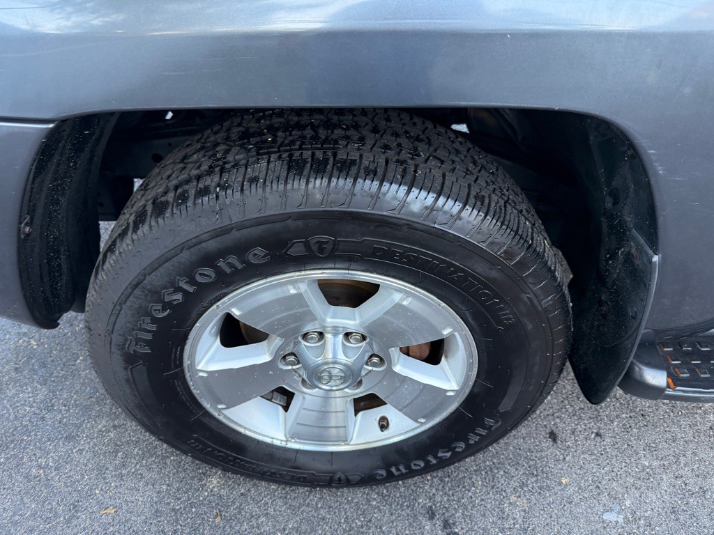 2005 Toyota 4Runner Image 13