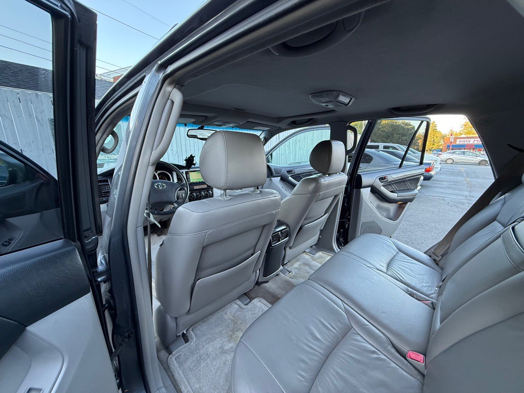 2005 Toyota 4Runner Image 19