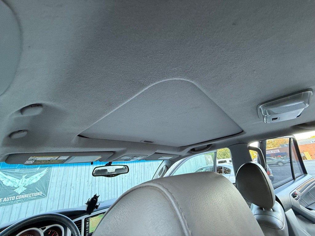 2005 Toyota 4Runner Image 23