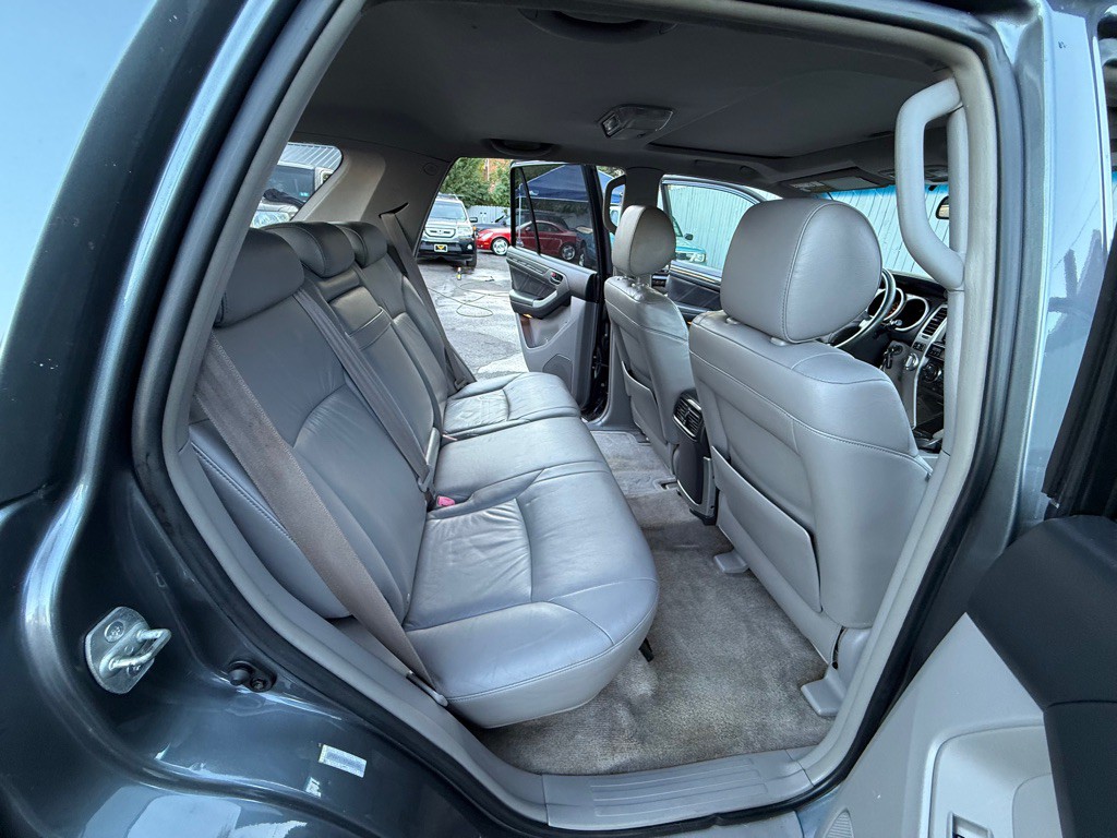 2005 Toyota 4Runner Image 26