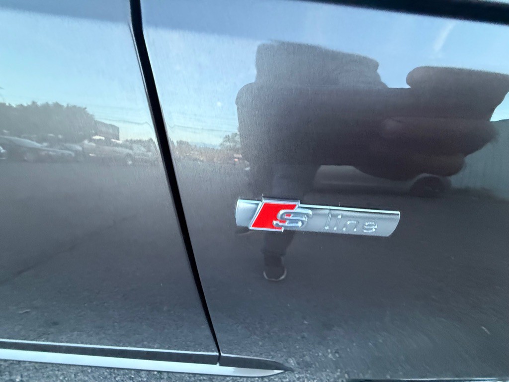 2017 Audi A4 Image 9