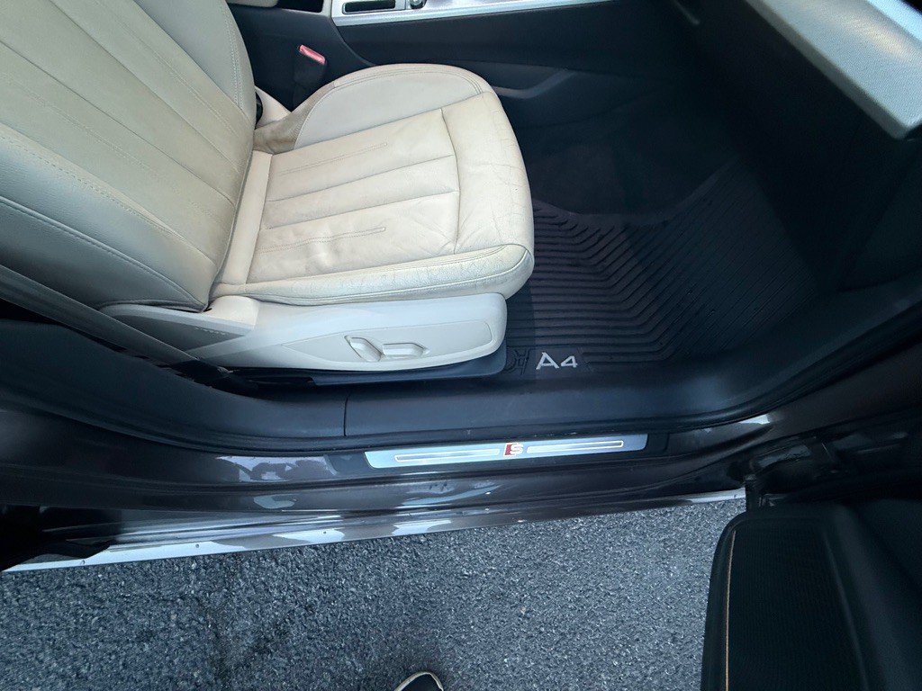 2017 Audi A4 Image 23