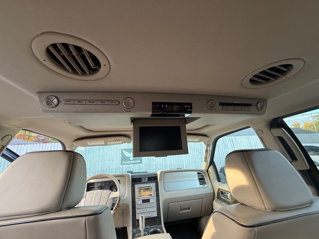2007 Lincoln Navigator Image 14
