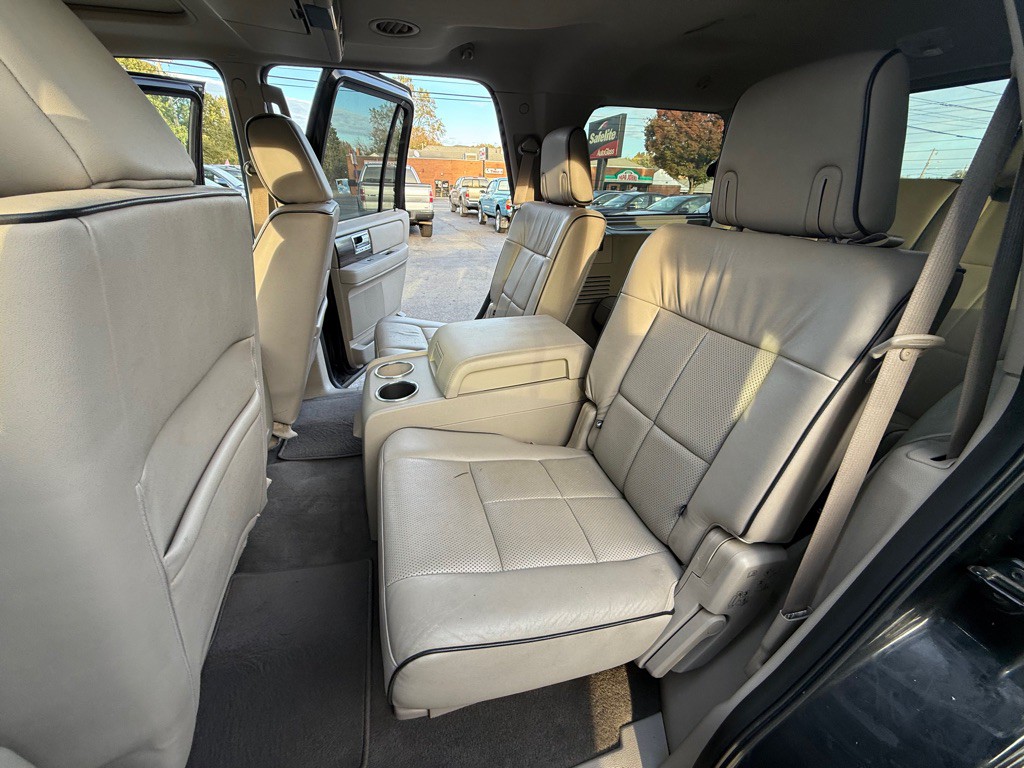 2007 Lincoln Navigator Image 17