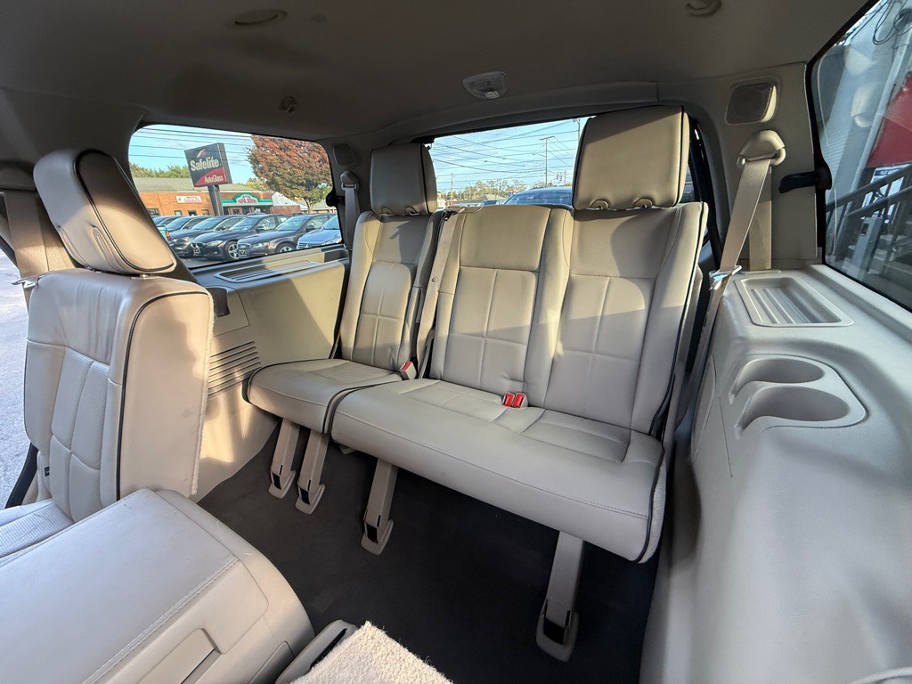 2007 Lincoln Navigator Image 18