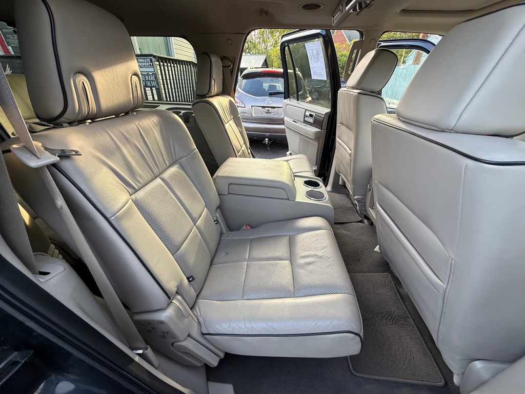 2007 Lincoln Navigator Image 22